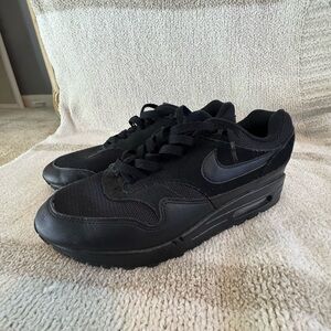 Nike Men’s All-Black